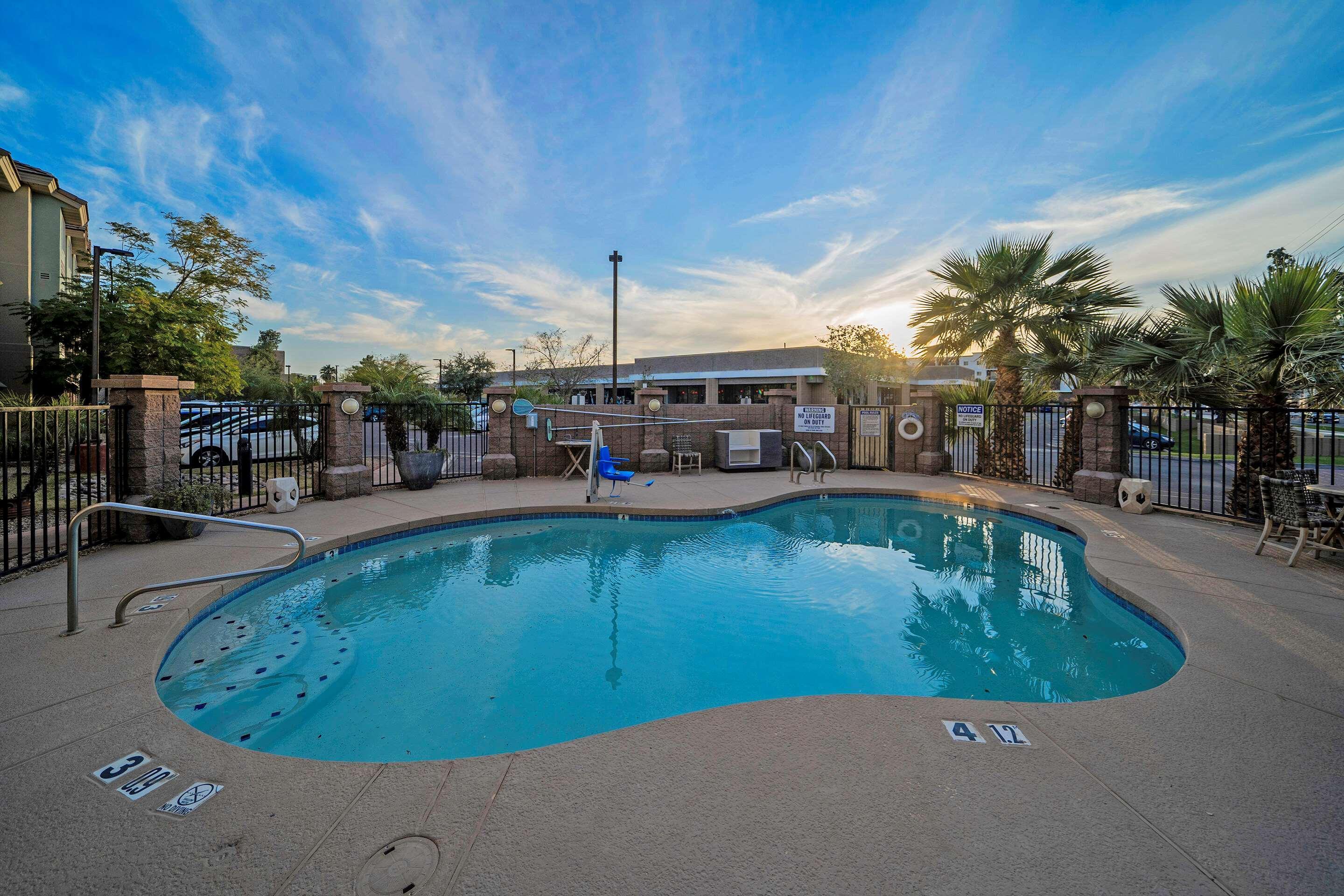 La Quinta Inn & Suites By Wyndham Tempe University, Phoenix Ngoại thất bức ảnh