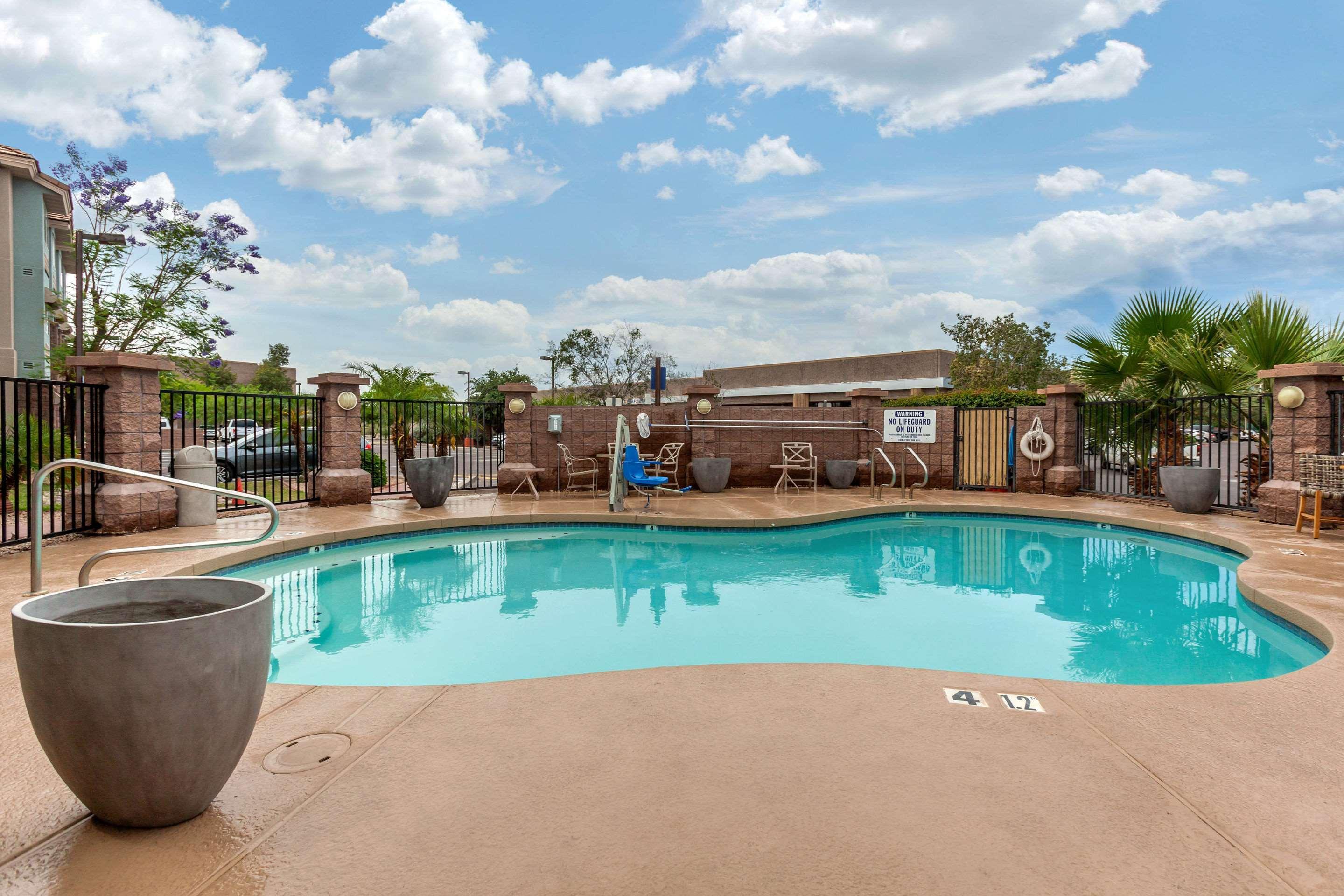 La Quinta Inn & Suites By Wyndham Tempe University, Phoenix Ngoại thất bức ảnh