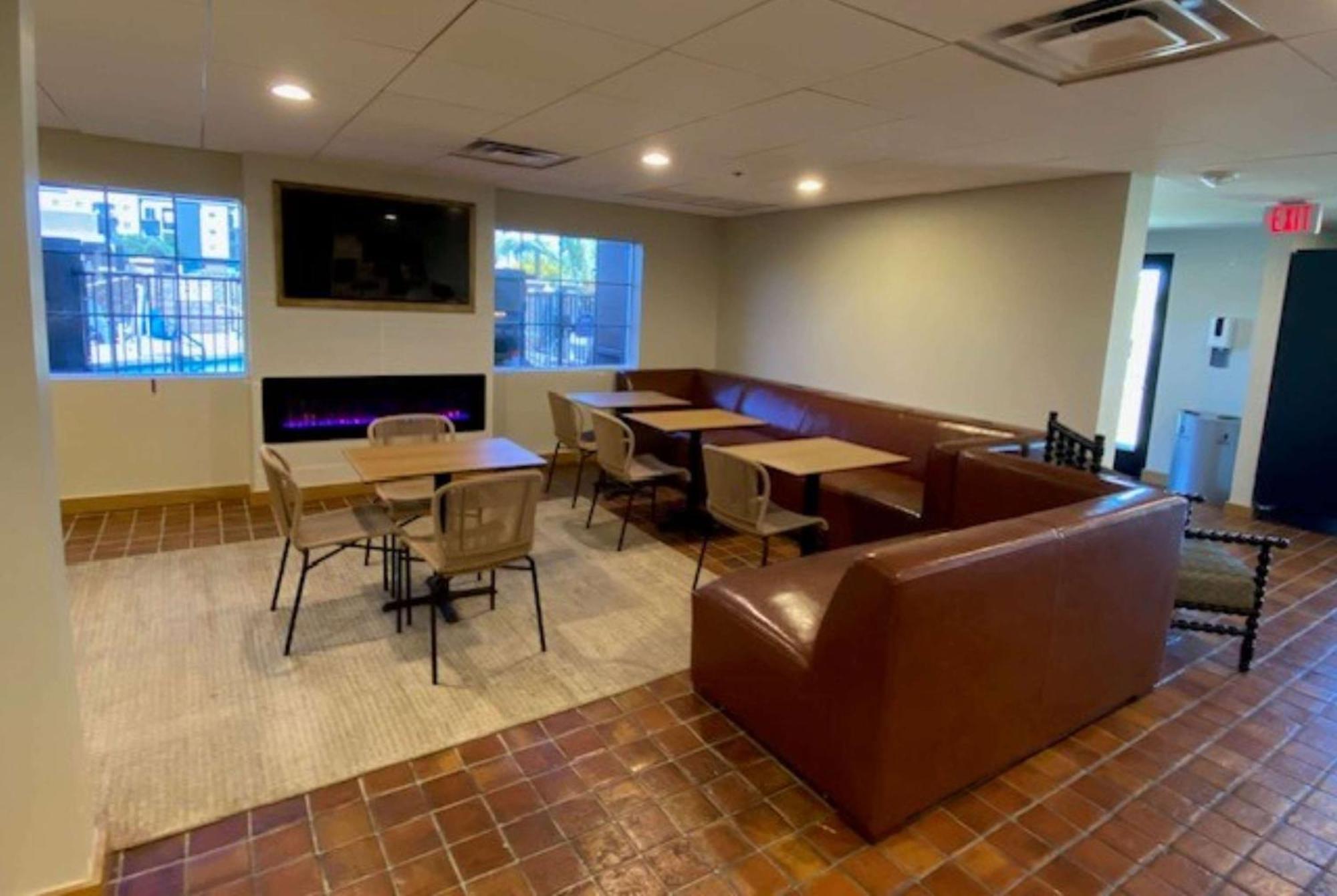La Quinta Inn & Suites By Wyndham Tempe University, Phoenix Ngoại thất bức ảnh